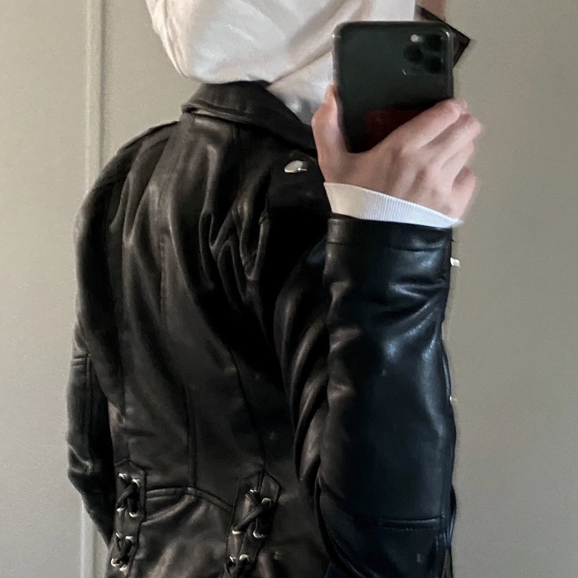 Kort skinnjacka - 90