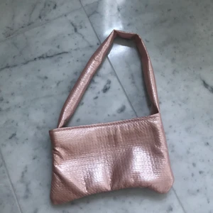 Shiny pink bag🍓 - Shiny pink shoulder bag
