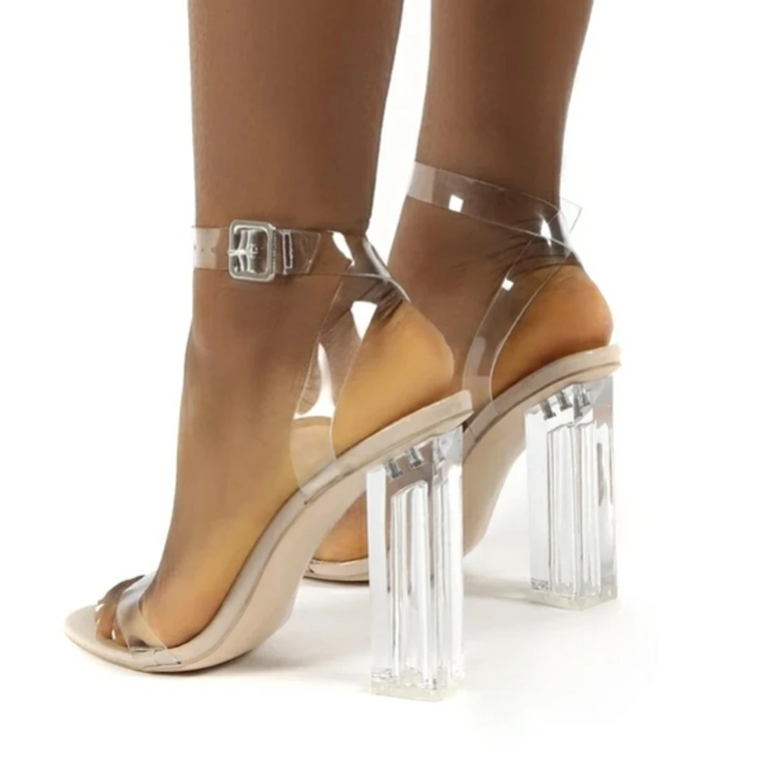 Genomskinliga klackar