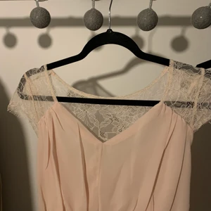 Sommarklänning  - Ljusrosa sommarklänning i superfint skick. 