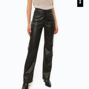 Skinnbyxor - Skinnbyxor från Margaux Dietz kollektion med Chiquelle. Säljer då de inte kommer till användning längre, köptes förra vintern. Slutsålda på hemsidan. 