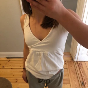 Linne - Sjukt söta linnen! Storlek S på båda. 65kr/st, båda för 100kr Frakt tillkommer!