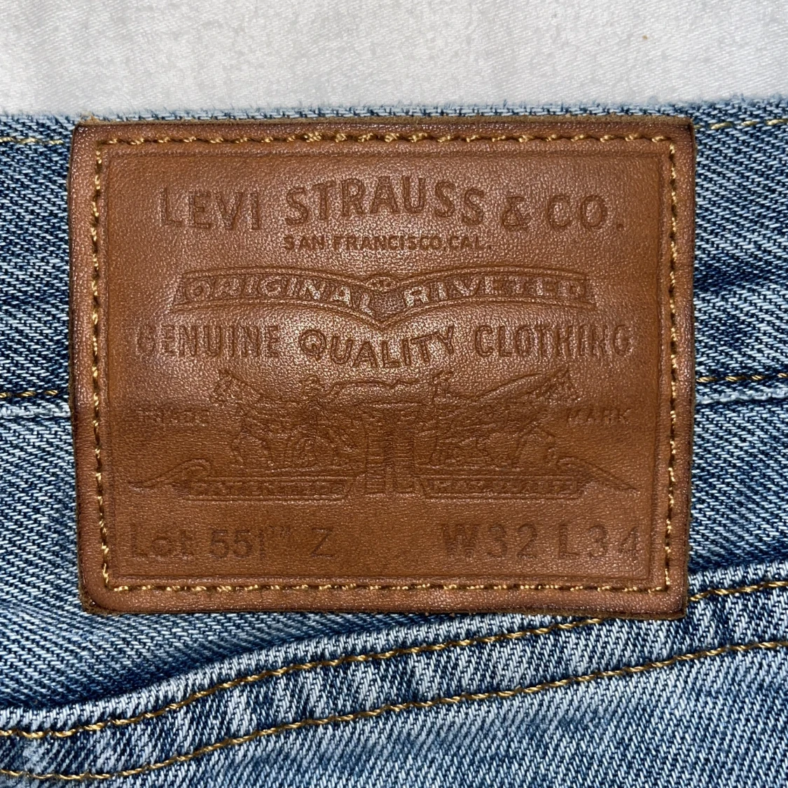 Levis jeans lot 551 