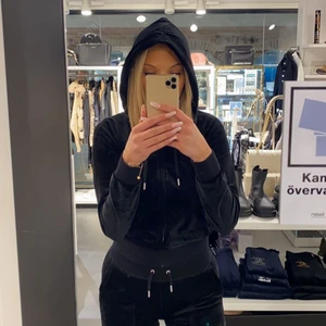 Juicy byxor  - Knappt använt. Vill bara sälja byxorna. Storlek XS 