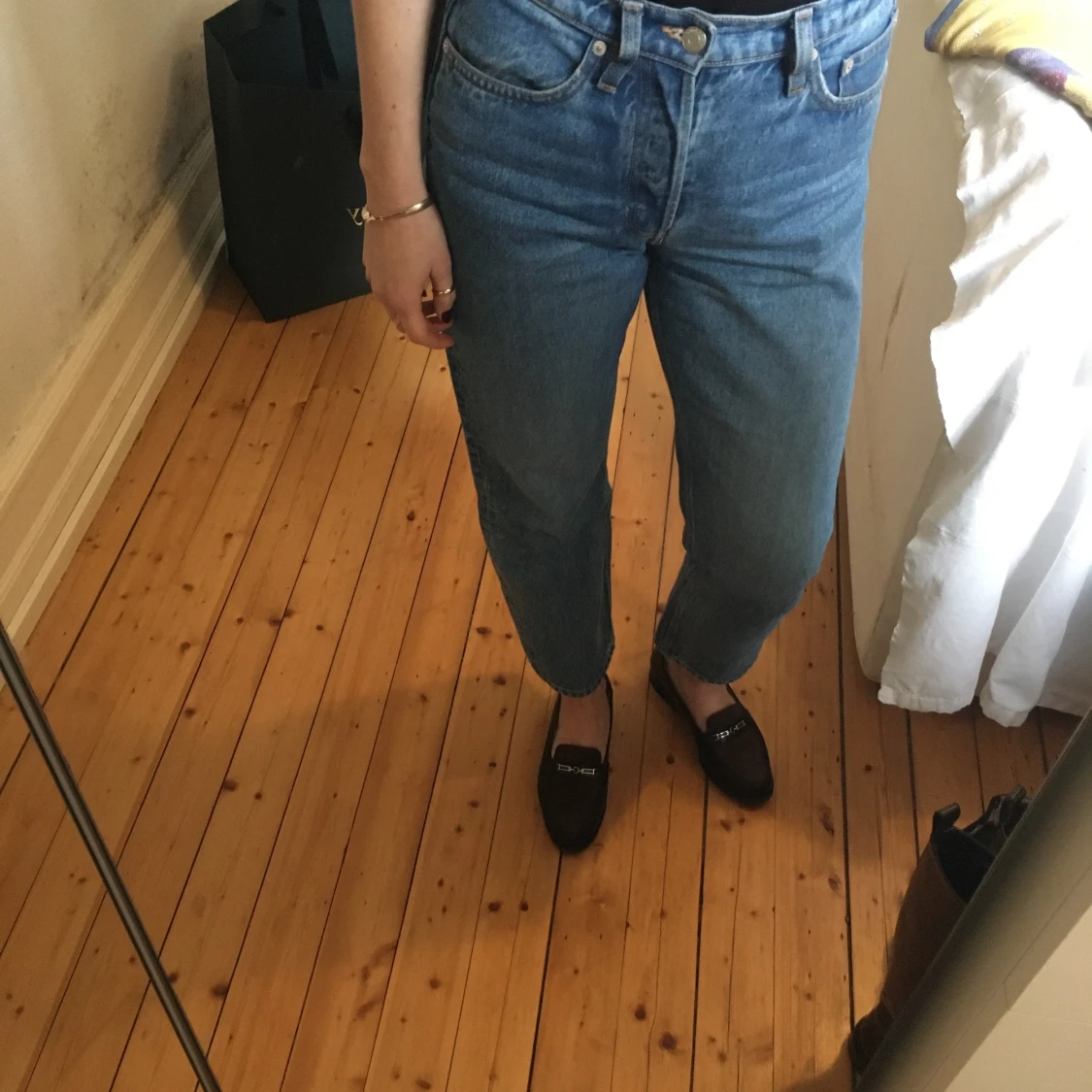 Mellanblå Barrel leg jeans från arket