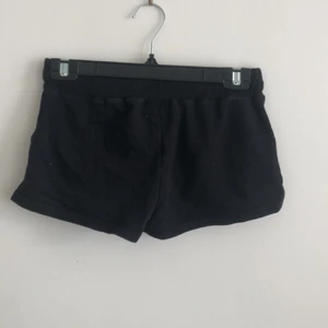 Mjukis shorts  - Mjukis-shorts i storlek 158/164, passar s/m. Använt skick. 