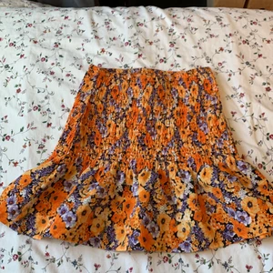 Hm kjol st xxs - HM kjol, st xxs, använd 1 gång 