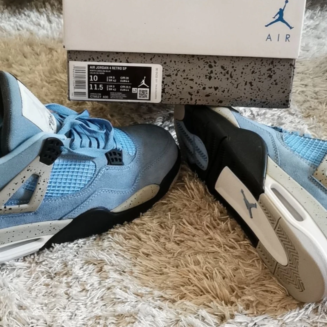 Jordan 4 University Blue | Skor