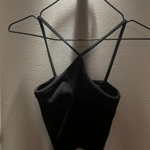 Zara linne - Jätte fint zara linne använt fåtal gånger, säljer pga att den aldrig kommer till användning💕 köparen står för frakt💕