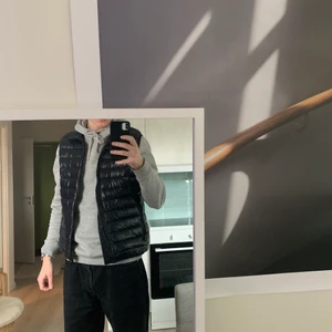 Peak performance väst - Peak performance väst i mycket bra skick. Nypris 1899