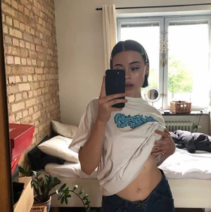 Carhartt byxor - Super snygga baggy carhartt byxor! Passar mig som är ganska liten typ storlek xs-s men passar också min kompis som oftast har M!