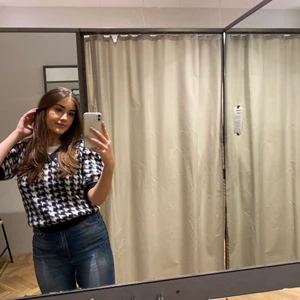 Tröja från NAKD - En klassisk stickad tröja från NAKD. Jätteskönt material och enkel att styla!