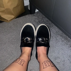 Billi bi sports storlek - Storlek 37. Fint skick använda tre-fyra gånger annars har dom bara stått. 