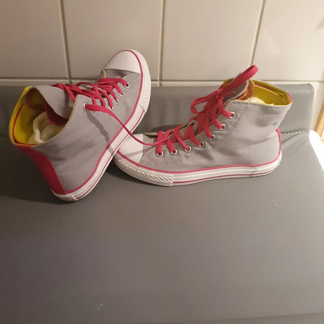 Åkta unisex grä converse  - 90