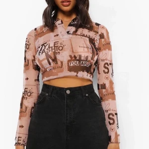 Mesh topp - Jättefin mesh topp som tyvärr inte kommit till så mycket användning. Är i storlek 36 men passar nog även 34🤎