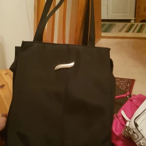 Snygga väskor  - Snygga väskor helt och fint.  75kr plus frak . 42kr frak.  