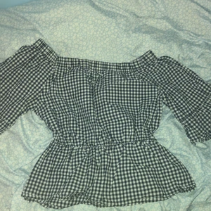 Söt off shoulder tröja  - Köpt för ett tag sen men har inte används alls Max 2-3gånger