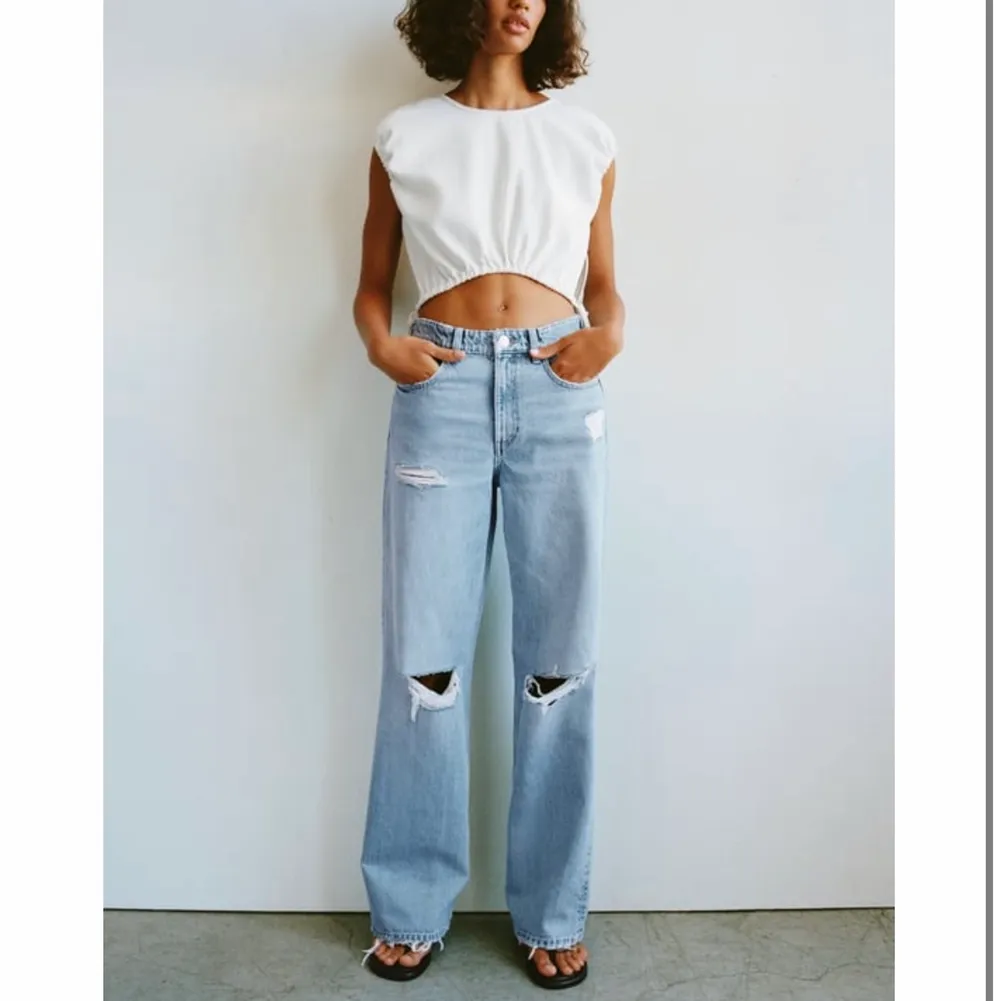 helt nya oanvända jeans från zara, full length och stl 34.  💜💜Jag är ca 172cm lång, köparen betalar för frakten.. Jeans & Byxor.
