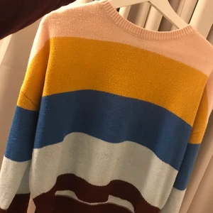 randig stickad tröja - En jätte fin randig tröja som inte kommer till användning längre:(
