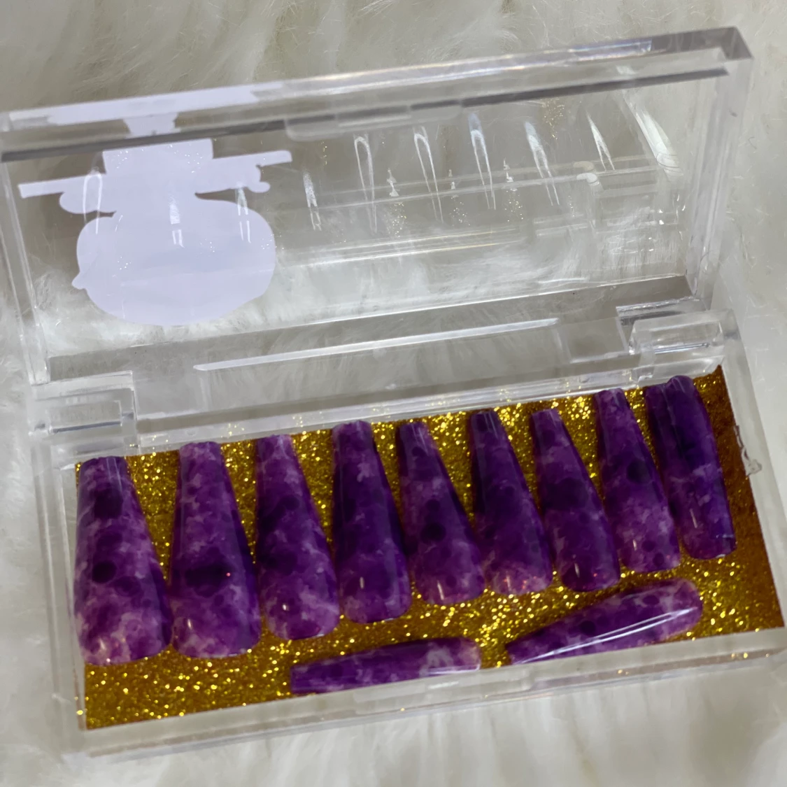 Customized press on nails 