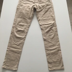 Kappahl chinos  - Ett par Kappahl chinos i väldigt fint skick, säljer pga de blivit för små