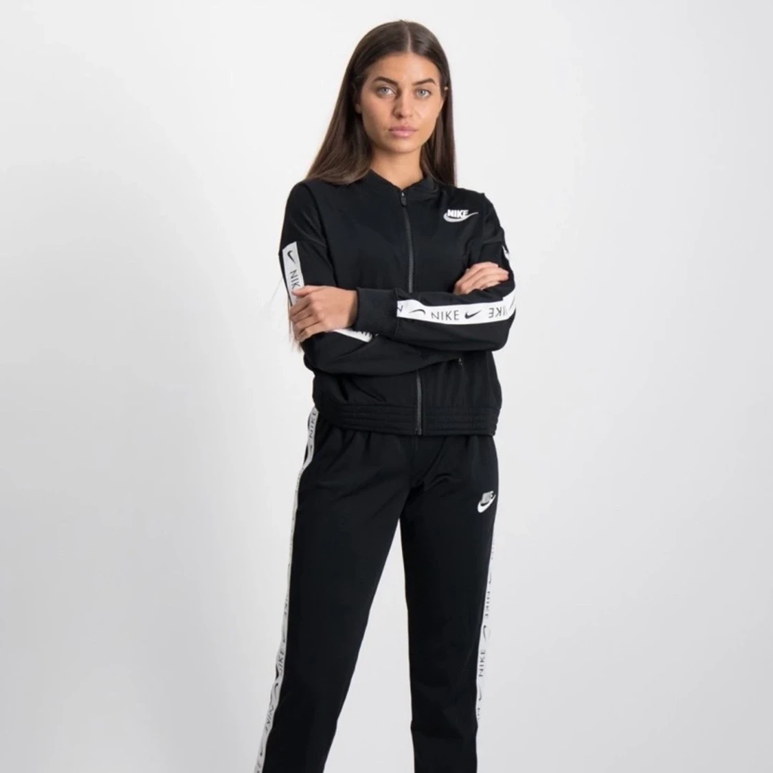 Nike tracksuit storlek 146-156cm  - 91