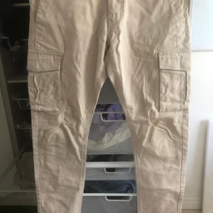 Bondelidchinos  - Chinos från bondelid med jättesnygga fickor på sidorna!