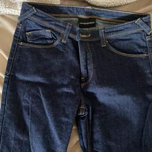 Tighta Armani jeans i storlek 25 bra skick!! 66 kr i frakt kommer till!