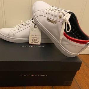 Tommy sneakers - Köpte den nyligen, har använt den bara en gång 