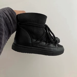 inuikii skor - säljer ett par inuikii skor som jag köpte men är tyvärr för stora på mig 💕 