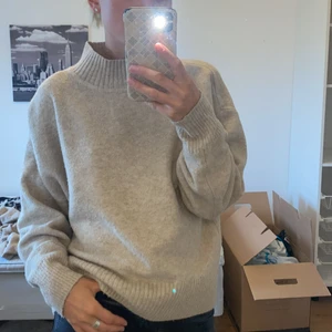 Stickad tröja - Säljer denna fina, Stolek S :))