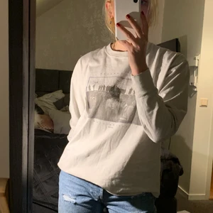 Brandy Melville tröja - En sweatshirt från brandy i storlek S!