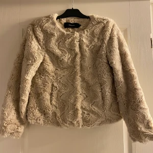 Päls jacka - Från Vero Moda storlek S