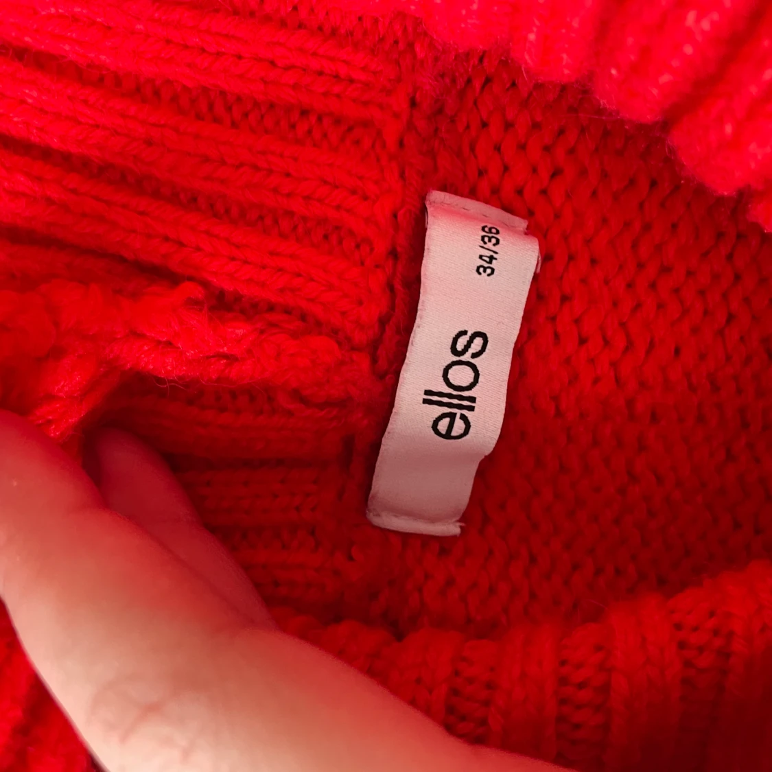 Stickad oversized rödorange polotröja  - 91