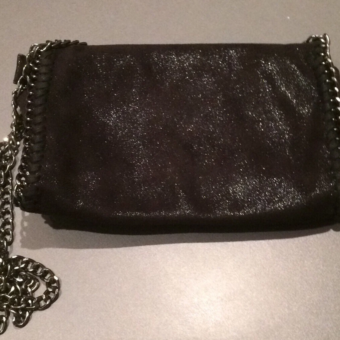 Handväska med kedja - 91