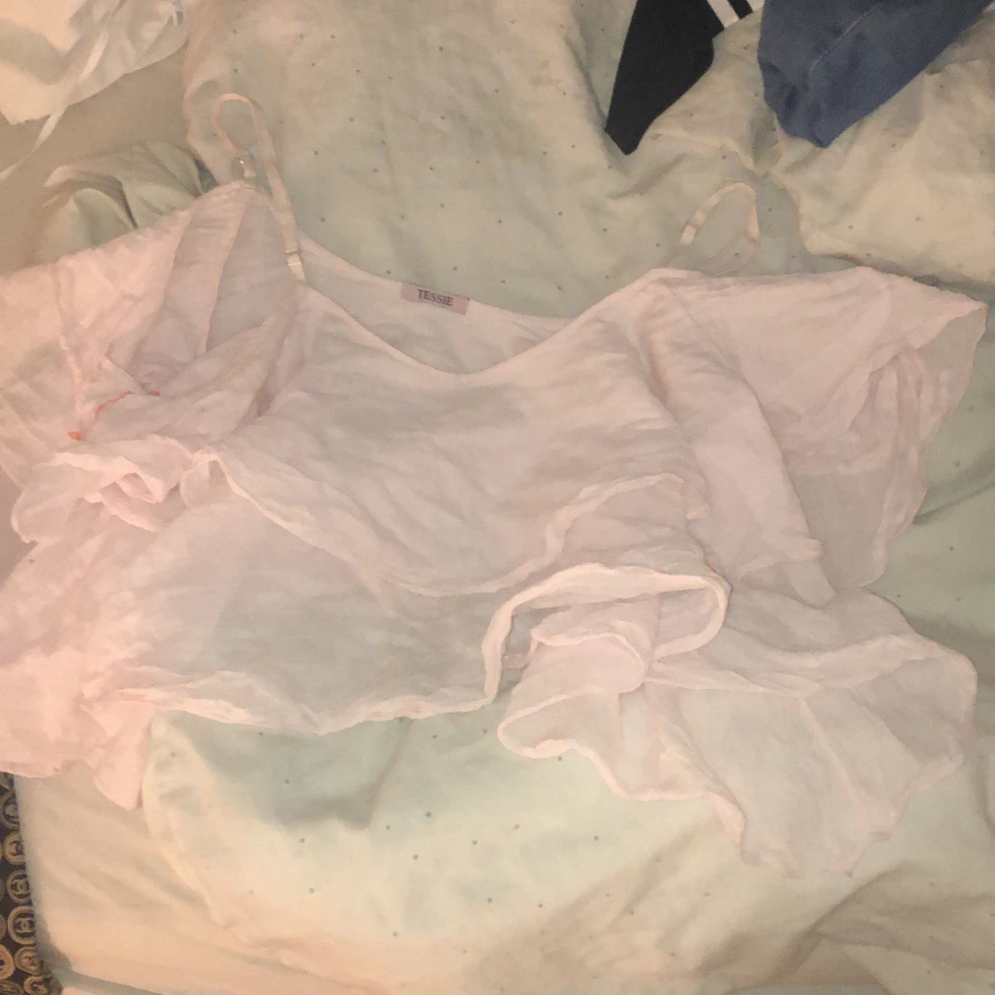 Tessie top med volanger 