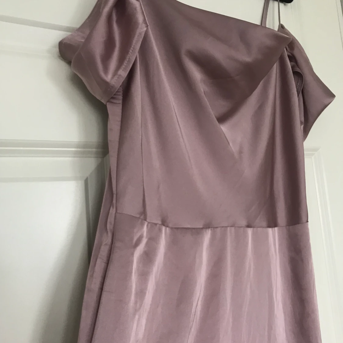 Lång satinklänning - 90