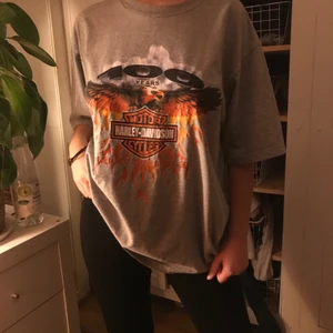Harley-Davidson T-Shirt  - Superball Harley-Davidson T-shirt köpt second hand! Tröjan är i bra skick och bara använda några få gånger👊🏼 