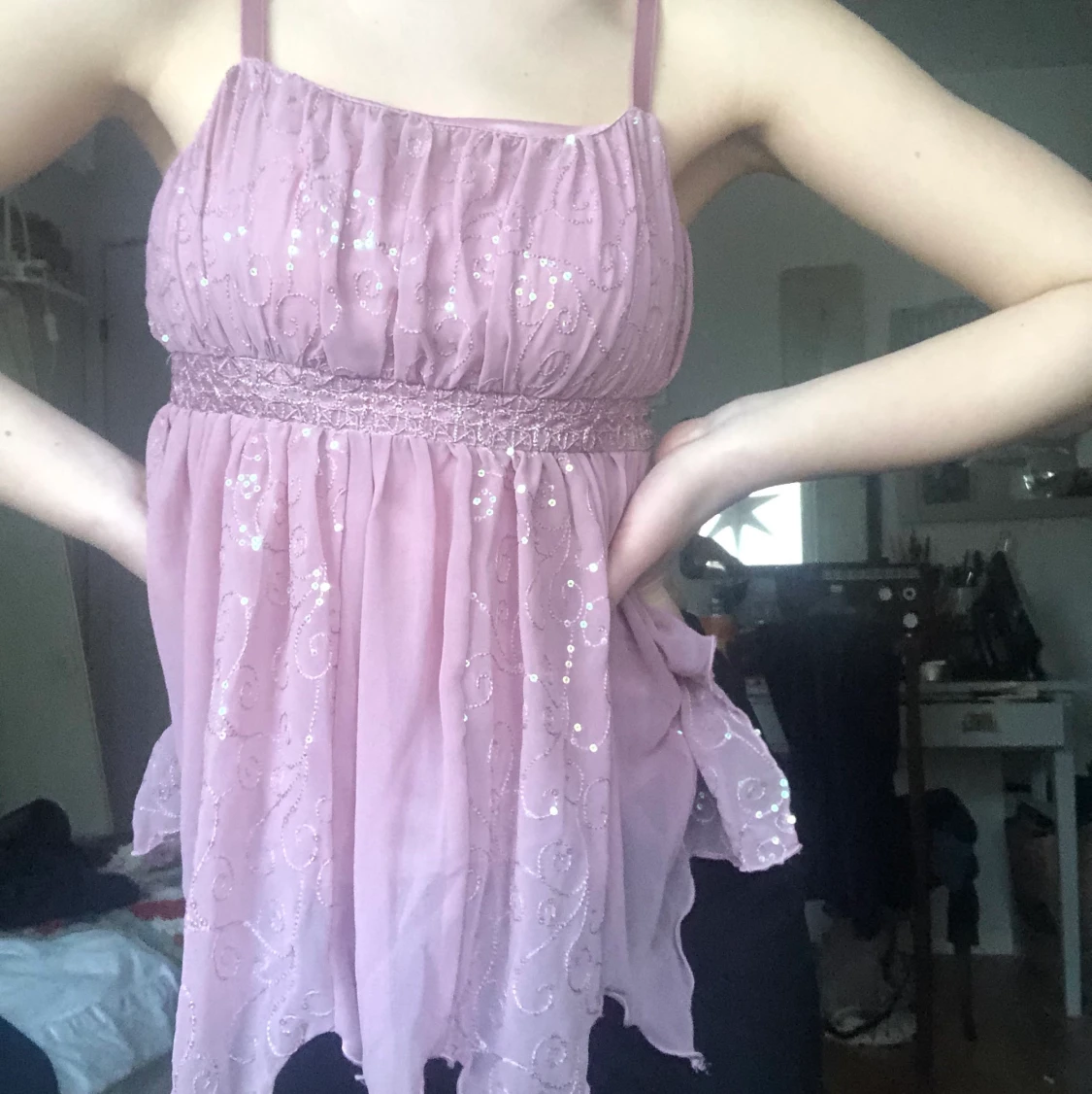 Rosa glittrigt linne  - 90