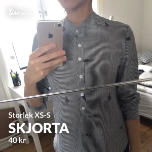 Skjorta XS-S - Storlek XS-S. Pris: 40 kr + frakt