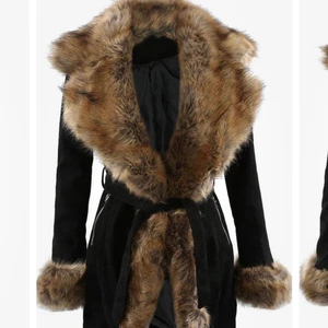 Kappa & väst - En kappa köpt för ca 3 år sedan i fuskpäls. Knappt använd, max 4 gånger. Väst i fuskpäls använd en säsong men är som ny. Säljer båda för 800 men vid snabb affär kan pris diskuteras! Köpare står för eventuell frakt. (Nypris båda tsm 3000kr)