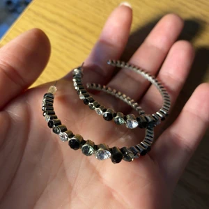 ÖRHÄNGEN - Jättebra skick. Använde några gånger. 