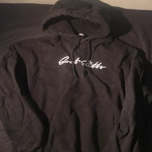 Sweet skbts hoodie - cond:9/10 knappt använd 