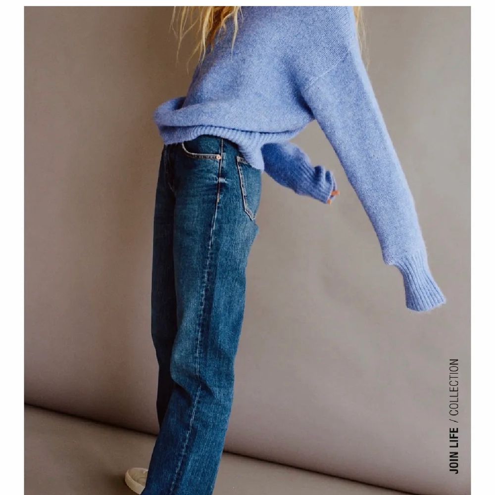 Säljer dessa supersnygga jeans i storlek 40, endast testade😄. Jeans & Byxor.
