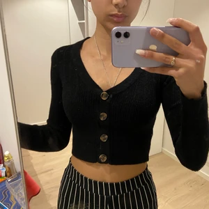 Tröja - Jättesnygg topp, kommer inte till användning längre. kan skicka fler bilder privat 