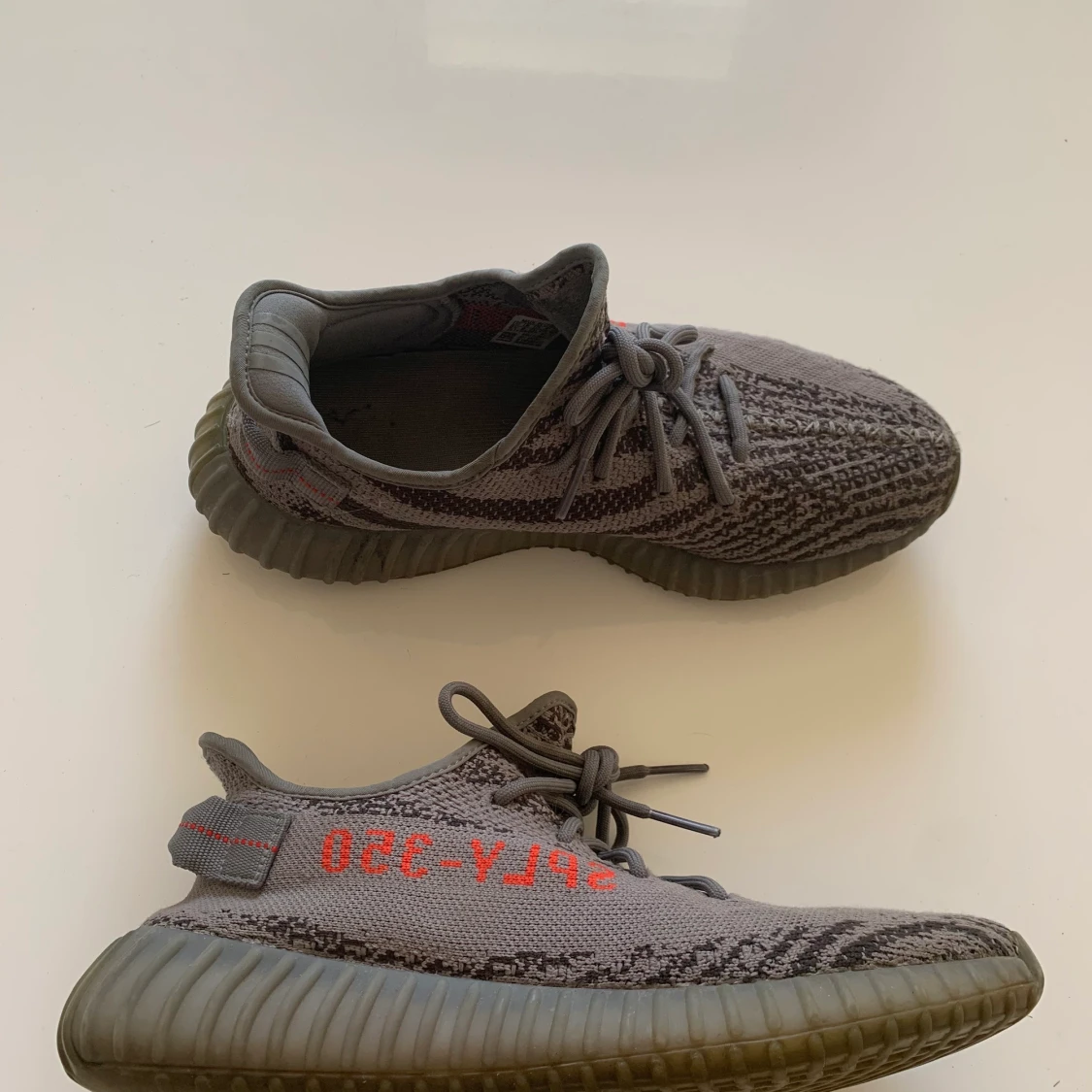 Yeezy 350 v2 beluga 2.0.