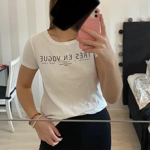 T-shirt  - Jätte fin t-shirt i bra skick! Nästan aldrig använd 