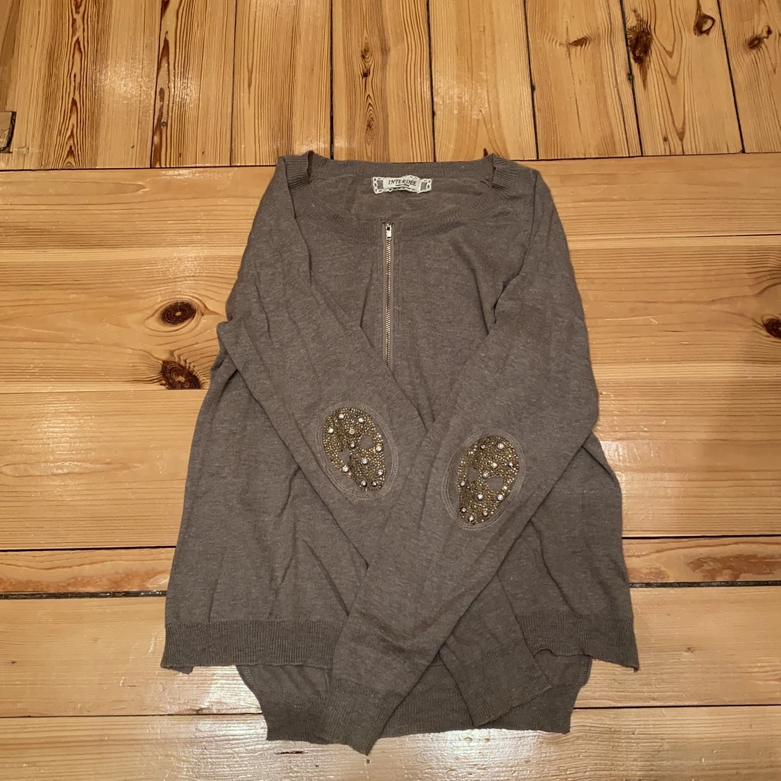 Beige kofta med snygga detaljer   - 90