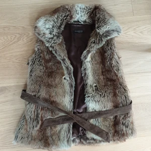 Pälsväst strl M - Pälsväst i storlek S/M. Passar mig som har S/M