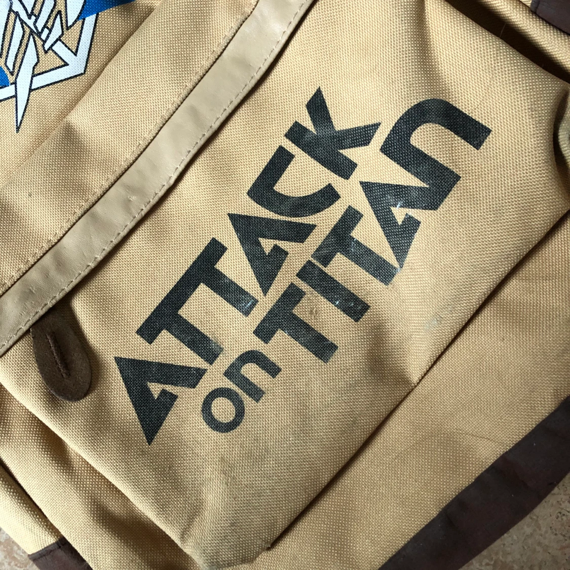 Attack On Titan ryggsäck - ANVÄNT skick! - 90